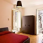 Spaccanapoli Comfort Couette-café Naples