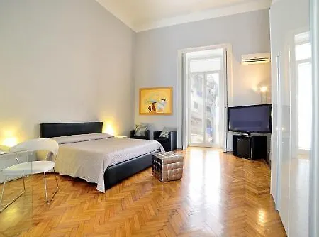 Spaccanapoli Comfort Couette-café Naples