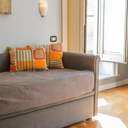 Spaccanapoli Comfort 2* نابولي