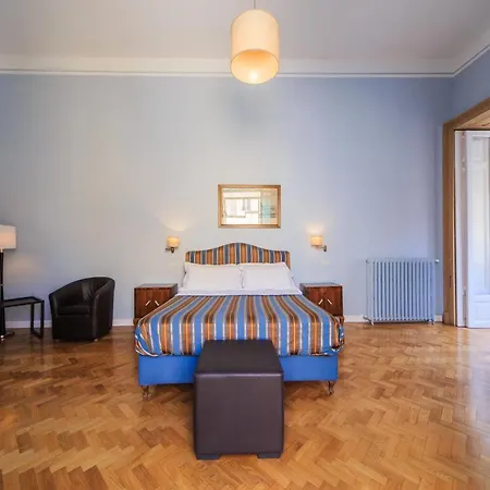 Bed & Breakfast Spaccanapoli Comfort 4*